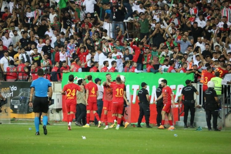 Amedspor, taraftarlarına destek &ccedil;ağrısında bulundu
