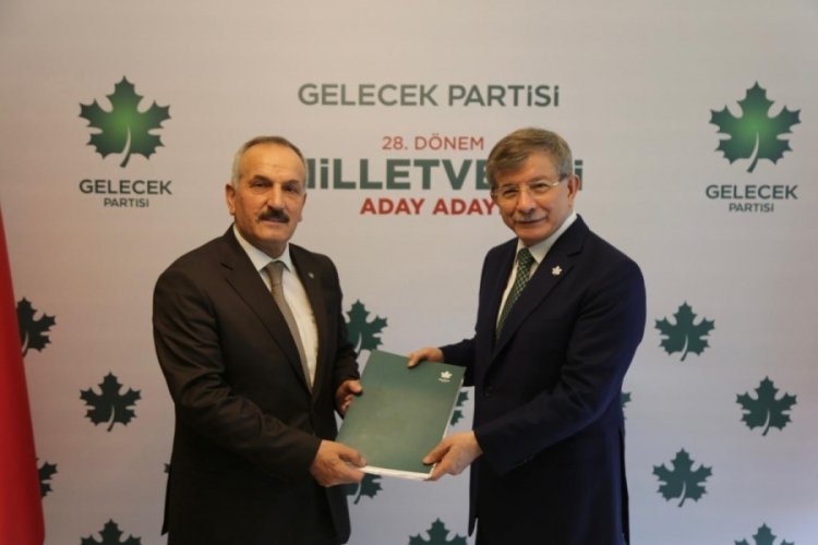 Gelecek Partisi Genel Başkanı Davutoğlu adaylık başvurularını bizzat aldı