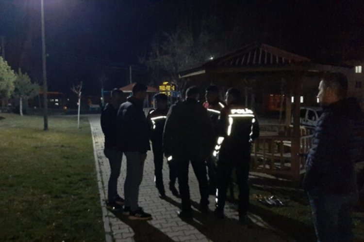 &Ccedil;orum'da bir kişiyi zorla alıkoyup darbeden 4 zanlı tutuklandı