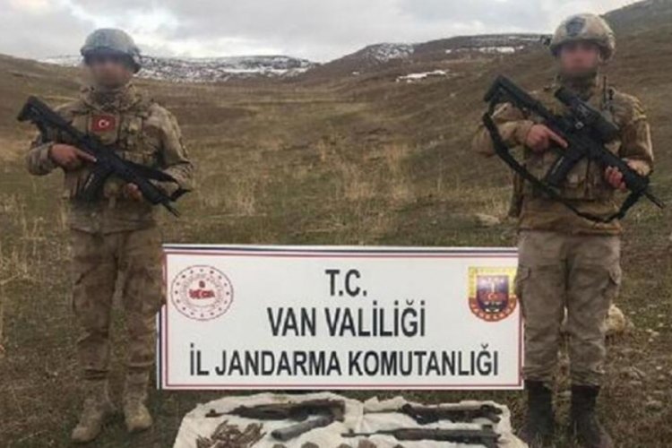 Van'da PKK'ya ait silah ve m&uuml;himmat ele ge&ccedil;ti