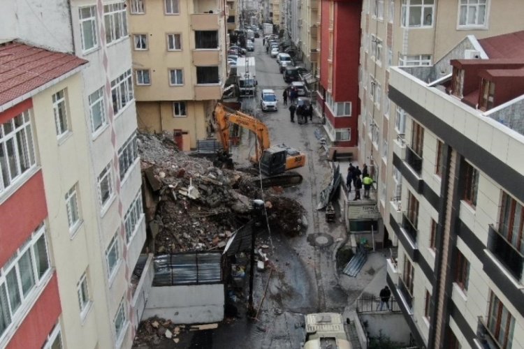 İstanbul'da yıkım esnasında g&ouml;&ccedil;&uuml;k meydana geldi