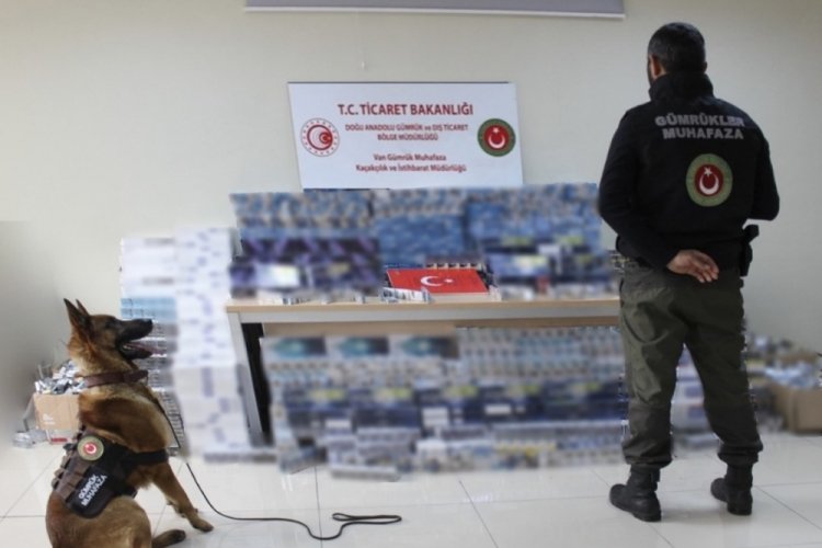 Van'da binlerce paket ka&ccedil;ak sigara ele ge&ccedil;irildi