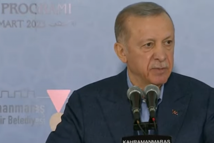 Erdoğan: Birileri koltuk uğruna Kandil'in kapısında n&ouml;bet tutuyor