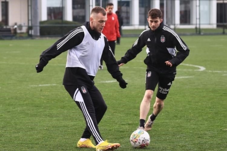 Beşiktaş, Fenerbah&ccedil;e ma&ccedil;ına hazırlanıyor