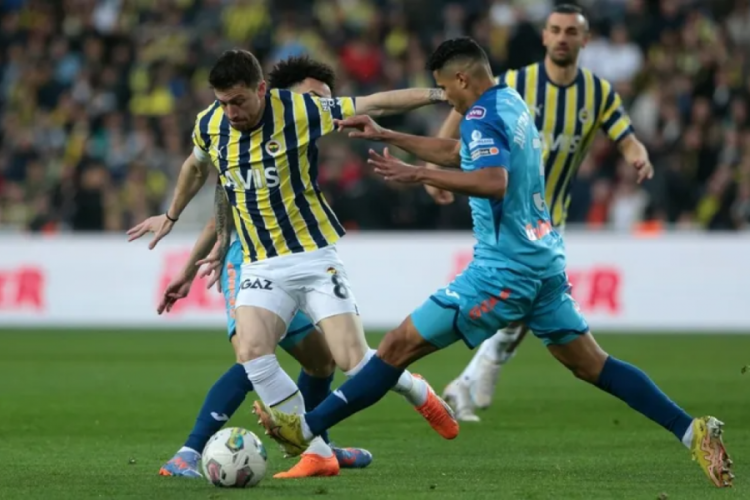 Fenerbah&ccedil;e, Zenit ile berabere kaldı
