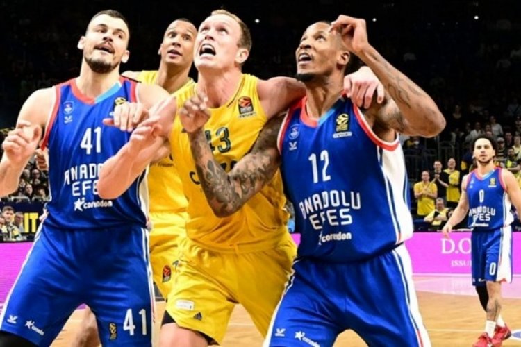 Anadolu Efes son saniyede yıkıldı