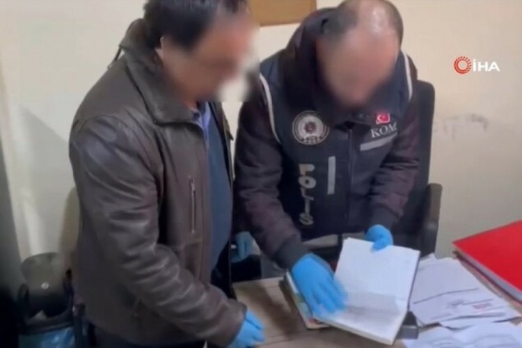 İzmir'de 4 adrese sahte fatura baskını