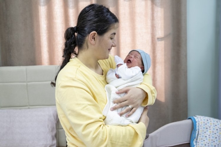 35 haftalık hamileyken depreme yakalanan kadın Mersin'de doğum yaptı