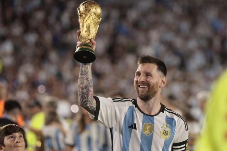 Yıldız futbolcu Messi, kariyerinde 800 gole ulaştı