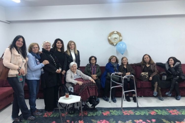 İYİ Parti Nil&uuml;fer İl&ccedil;e Teşkilatı'ndan huzur evine motivasyon ziyareti