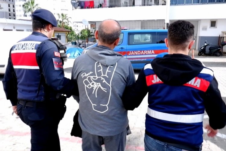 Mersin'de fuhuş operasyonu: 3 tutuklama