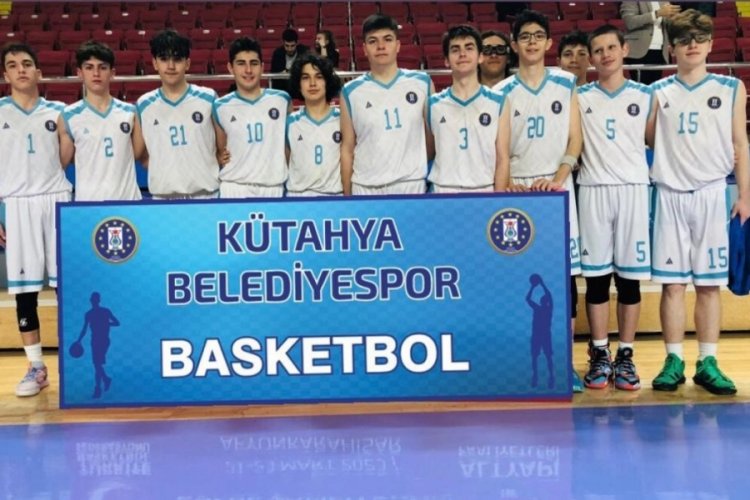 Belediye K&uuml;tahyaspor Basketbol Takımı'ndan  b&ouml;lge ikinciliği