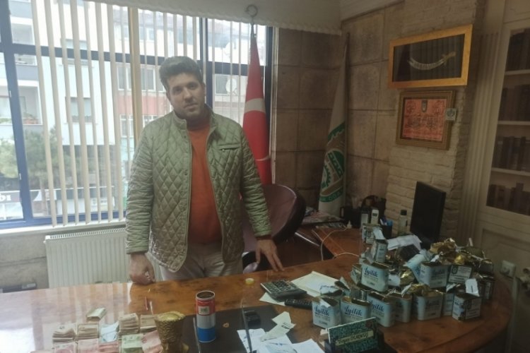Depremzedeler i&ccedil;in esnaflara verilen yardım kutuları a&ccedil;ılmaya başlandı