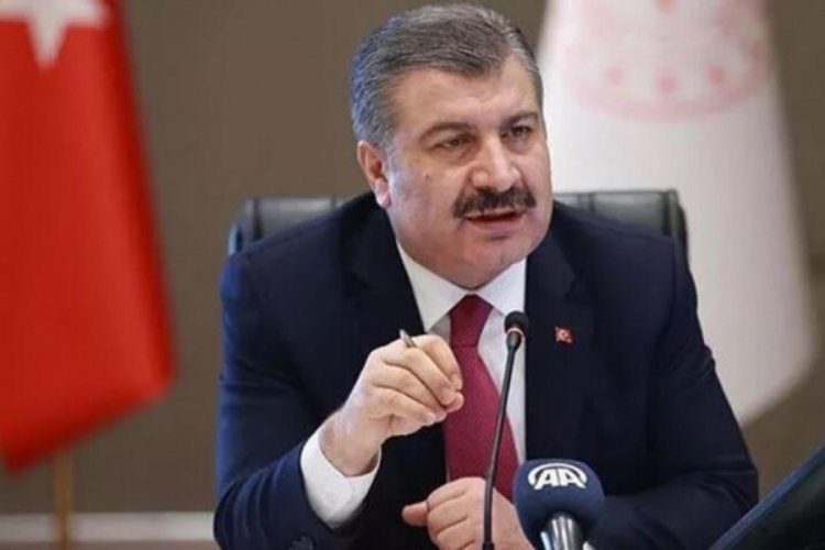 Bakan Koca: Y&uuml;k&uuml;ml&uuml;l&uuml;k s&uuml;resi bitimine 6 ay kalan hekimler s&ouml;zleşmeli pozisyona ge&ccedil;ebilecek