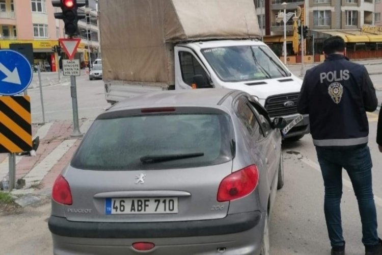 Malatya'da &uuml;&ccedil; ara&ccedil; &ccedil;arpıştı: 6 yaralı