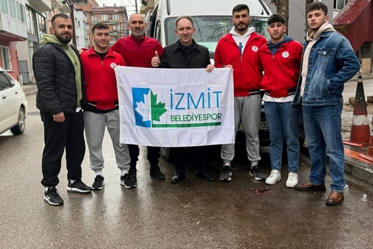 İzmitli g&uuml;reş&ccedil;iler T&uuml;rkiye Şampiyonası'na hazırlanıyor