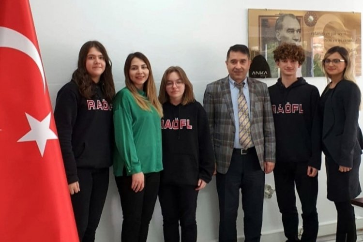 Liseli &ouml;ğrencilerden b&uuml;y&uuml;k başarı