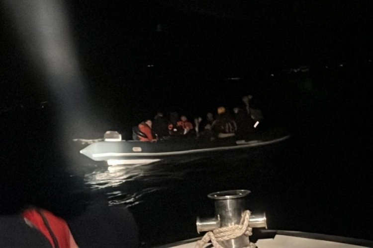 İzmir a&ccedil;ıklarında 59 g&ouml;&ccedil;men kurtarıldı