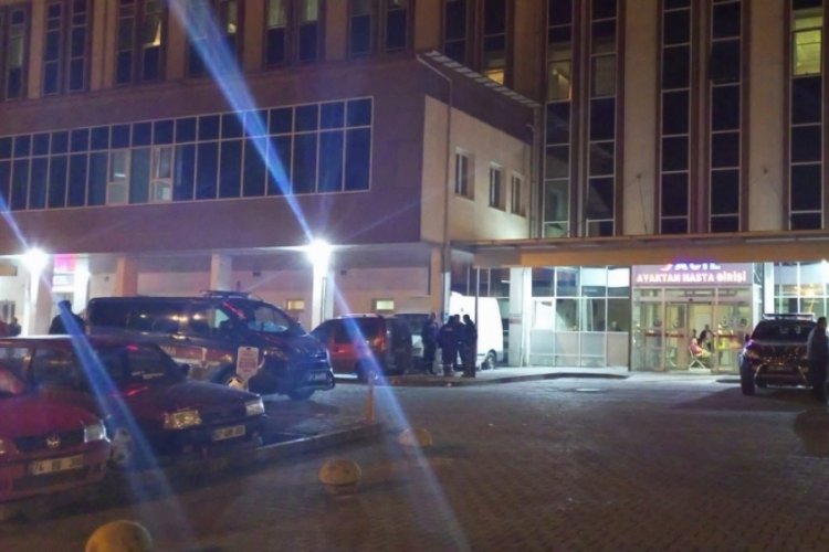 Zonguldak'ta yemek sonrası 30 iş&ccedil;i zehirlenme ş&uuml;phesiyle hastaneye başvurdu