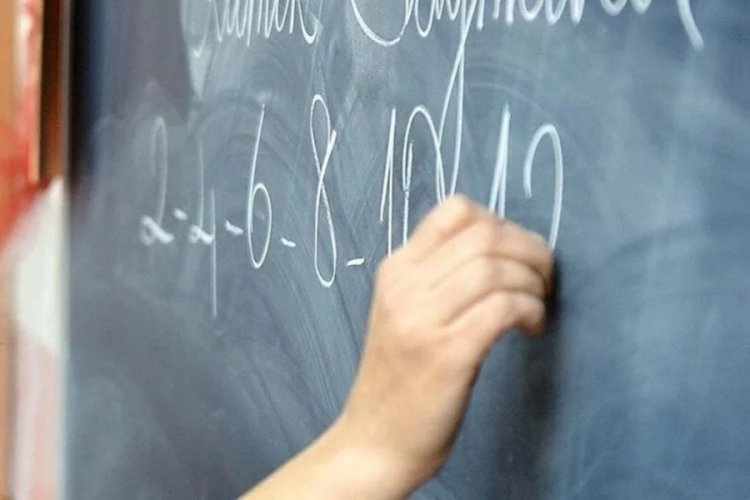 Bakan &Ouml;zer'den ara tatil a&ccedil;ıklaması!
