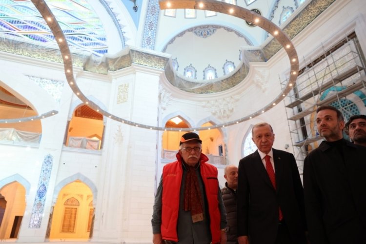 Erdoğan, Barbaros Hayrettin Paşa Camisi'nde incelemelerde bulundu