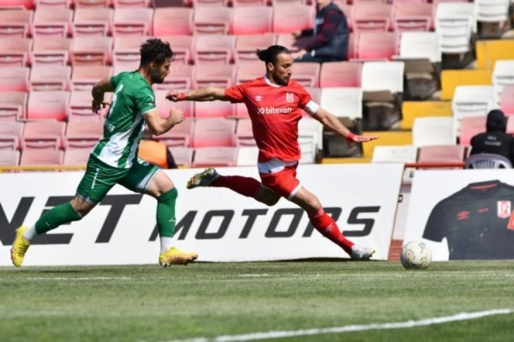 Balıkesirspor evinde, Serik Belediyespor'a 4-1 yenildi