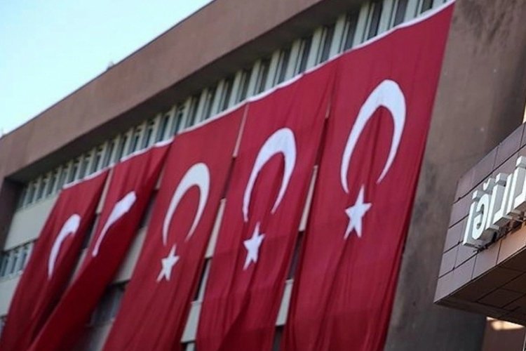 Adana Valiliğinden, emniyet m&uuml;d&uuml;r&uuml;ne dayak iddiasına ilişkin a&ccedil;ıklama yapıldı