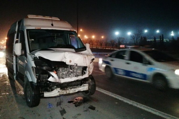Kocaeli'nde yolun ortasında terk edilen otomobil kazaya sebep oldu