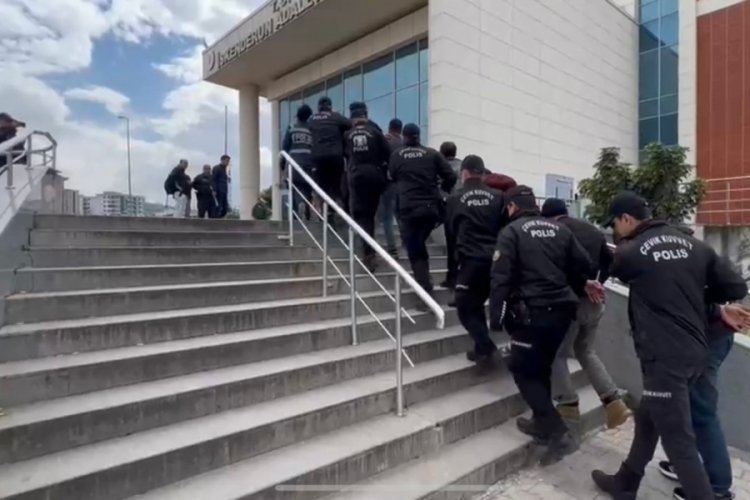 Hatay'da deprem b&ouml;lgesinde hırsızlık olaylarına ilişkin 6 kişi tutuklandı