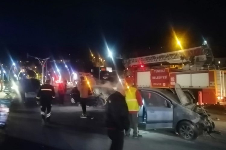Tunceli'de trafik kazası: &Ccedil;ok sayıda yaralı var