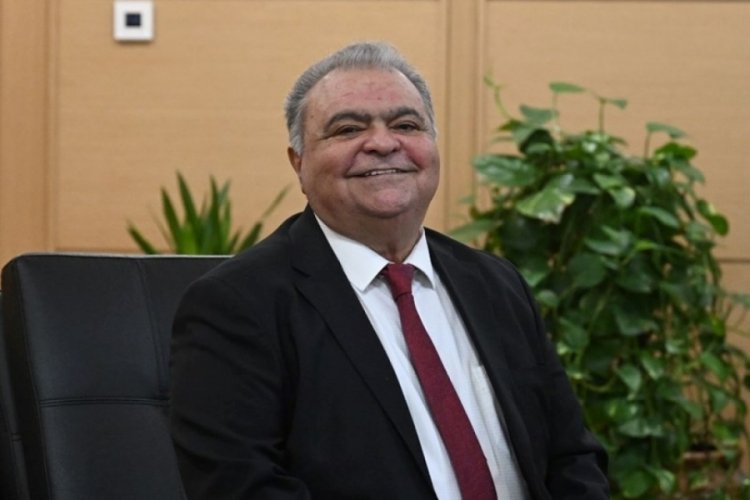 Ahmet &Ouml;zal: Bu iş &ccedil;adır tiyatrosuna d&ouml;nd&uuml;