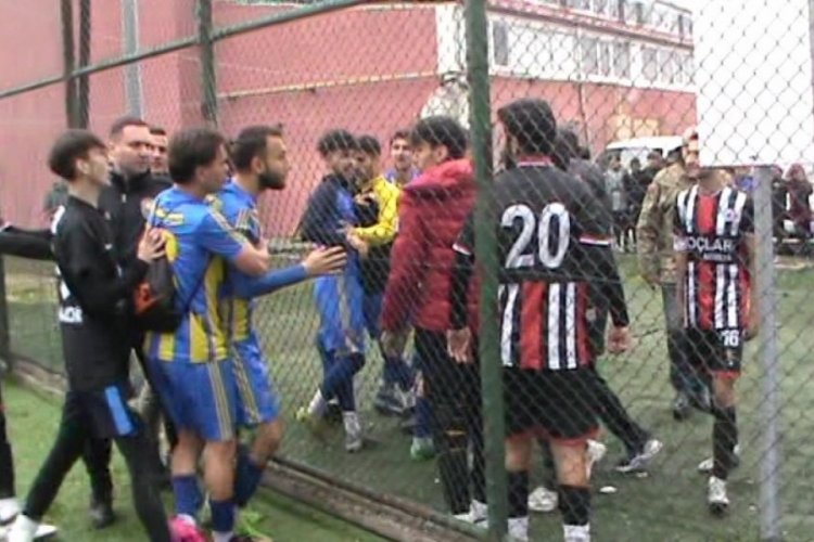 Amat&ouml;r ma&ccedil;ta arbede, iki takım ma&ccedil; sonrası birbirine girdi