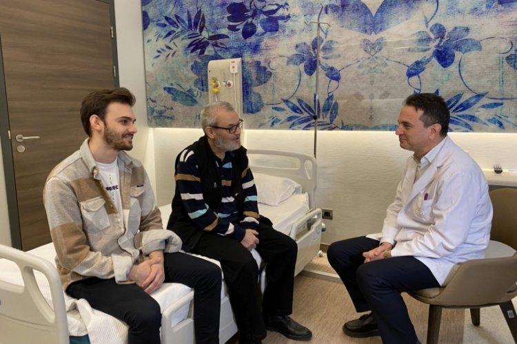 Doğum g&uuml;n&uuml;nde oğlunun verdiği karaciğerle yaşama tutundu