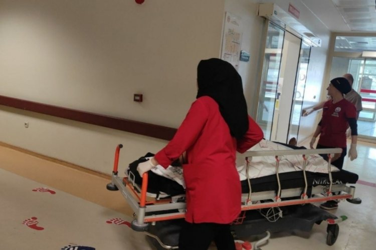 Siirt'te otomobil ile motosiklet &ccedil;arpıştı! Yaralılar var