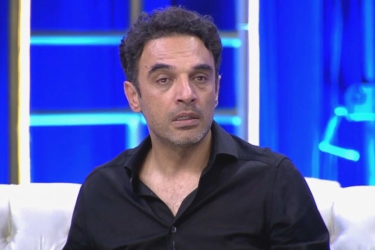 Depremde yakınlarını kaybeden Uğur Aslan yaşadıklarını anlatırken g&ouml;zyaşlarını tutamadı