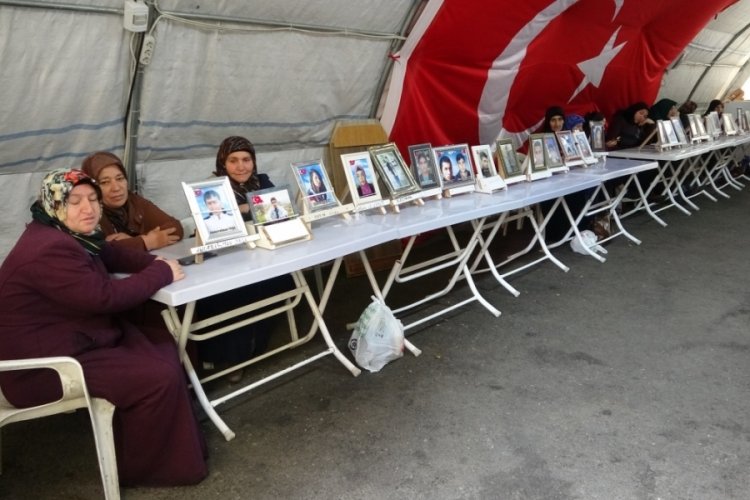 Ailelerin direnişi bin 301 g&uuml;nd&uuml;r kararlılıkla devam ediyor