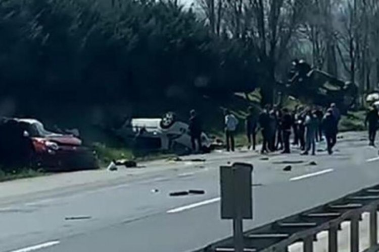 TEM Otoyolu Silivri'de kaza! 6 kişi hayatını kaybetti