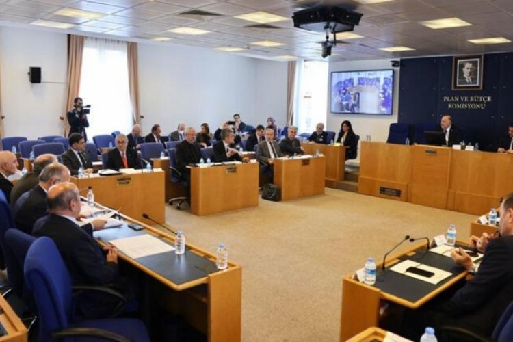 Emekli maaşı ve ge&ccedil;ici iş&ccedil;i d&uuml;zenlemesi teklifi g&ouml;r&uuml;şmelerine başlandı