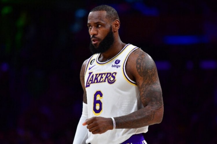 LeBron James, 16 yıl sonra yedeklerde