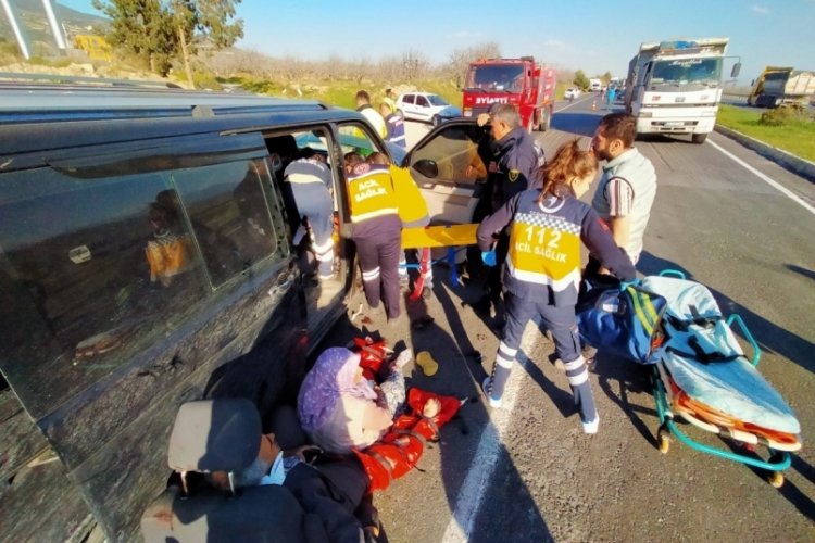 Aydın Buharkent'te trafik kazası: 6 yaralı
