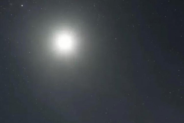 Beş gezegen d&uuml;n Ay ile aynı hizaya geldi