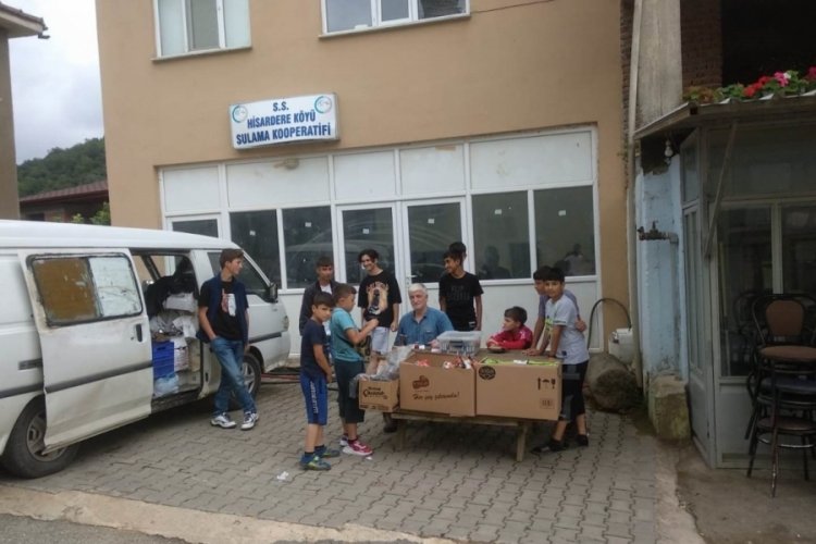 Bursa'da k&ouml;ydeki &ccedil;ocuklar onun yolunu g&ouml;zl&uuml;yor