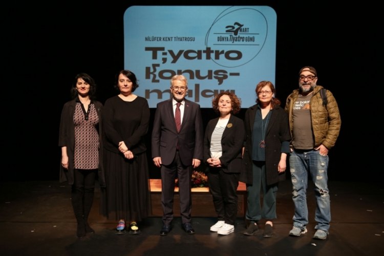 D&uuml;nya Tiyatro G&uuml;n&uuml;'nde Bursa'da felaketlerin sanata yansıması konuşuldu