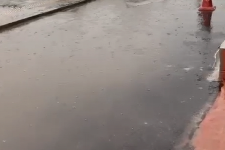 Bursa'da sağanak sonrası yollar g&ouml;le d&ouml;nd&uuml;! Vatandaş sitem etti