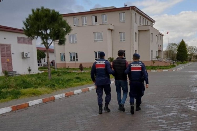 Manisa'da 15 yıldır cinayetten aranan h&uuml;k&uuml;ml&uuml; hayvan ağılında yakalandı