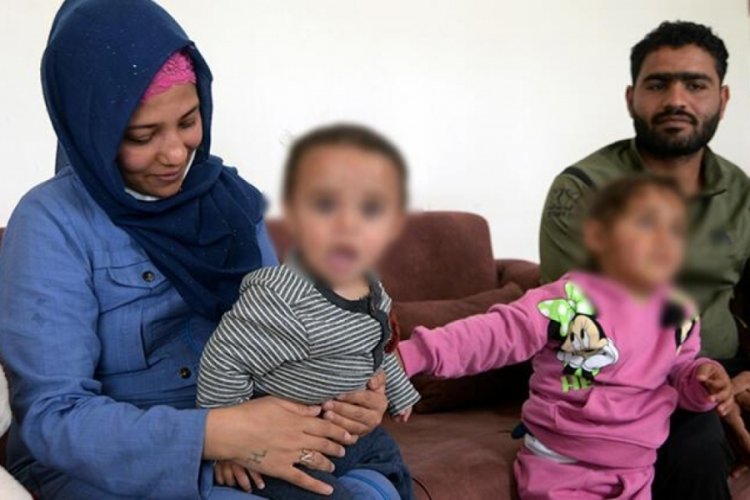 Enkaz altından &ccedil;ıkan bebek 50 g&uuml;n sonra ailesine kavuştu