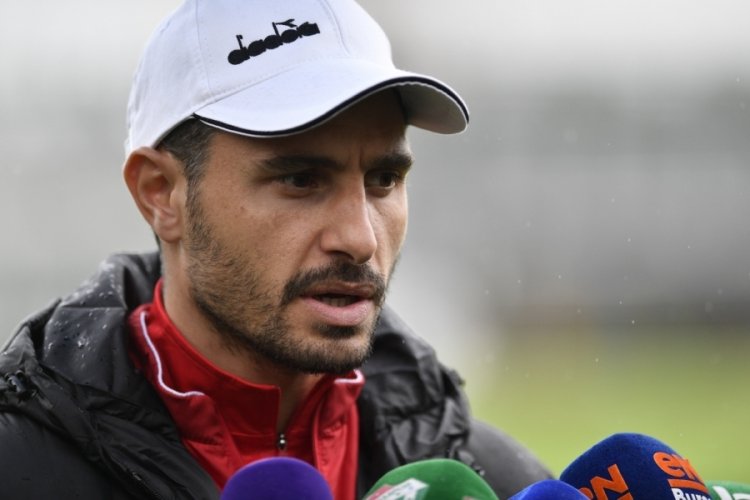 &Ouml;zer Hurmacı: Bursaspor tekrar hak ettiği yere gelene kadar buradan ayrılmak istemiyorum