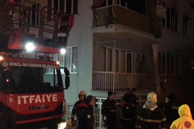Kızını boğarak &ouml;ld&uuml;ren anne evi ateşe vermiş