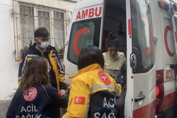 Bursa'da 3 katlı binada yangın &ccedil;ıktı