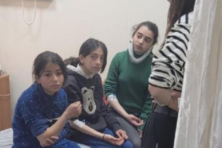 Ağrı'da fırtınada ağa&ccedil; devrildi! &Ccedil;ok sayıda &ouml;ğrenci yaralandı